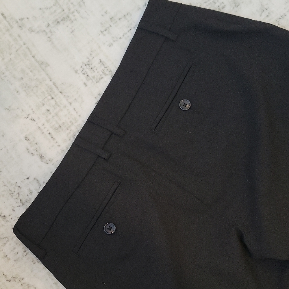 GAP Black Cropped Pants - Picture 9 of 12